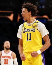 伟德Bevictor登录入口-为了腾出全部双年特例，湖人得先裁掉手持非保障合同的替补后场？