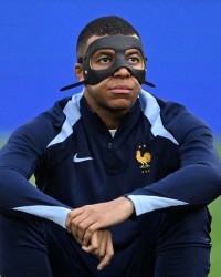 伟德官方网站-姆总不在，格列兹曼带着法国前锋们表演花式浪射